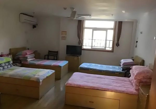不会唱歌却开演唱会，58岁的郑伊健消费情怀？